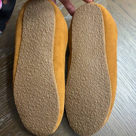 Madewell suede scuff size 6 slipper lined with soft sherpa inside - Picture 10 of 13